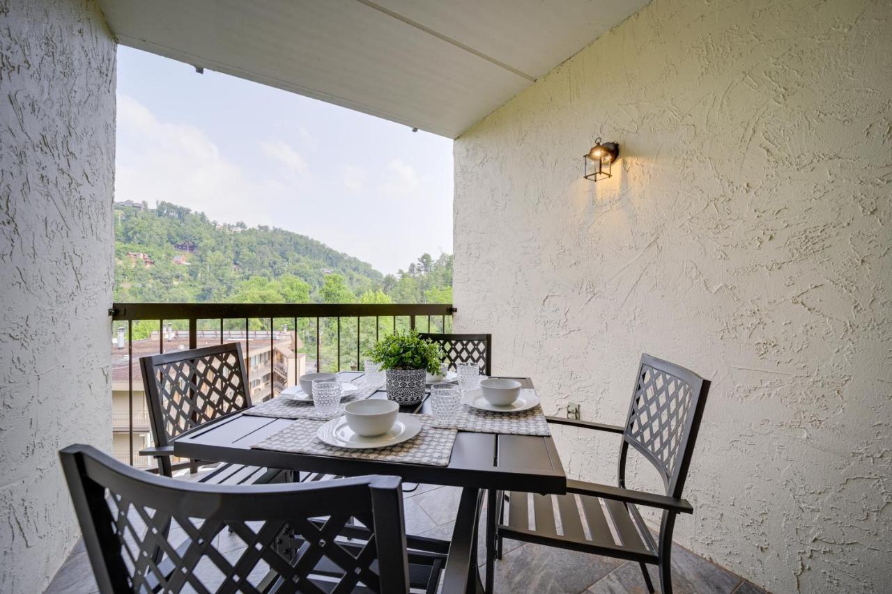 Stylish Gatlinburg Condo With Pool Walk Downtown! Exterior photo